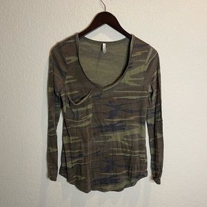 Z supply long sleeve camouflage v neck T shirt -Small